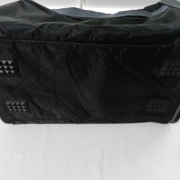 Good 2 Go travel/airline pet carrier with hand & shoulder straps, outer pockets - Picture 3 of 10